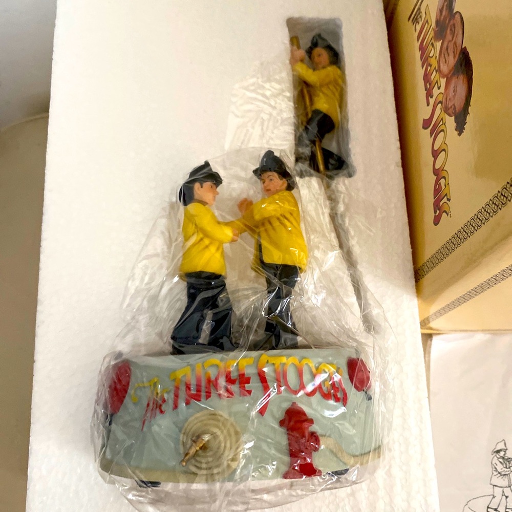 Westland giftware The Three Stooges smoke gets in your eyes musical NEW!!